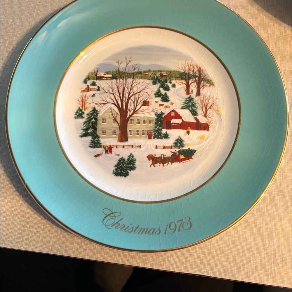 Avon Christmas 1973 Decorative Plate - first edition Christmas on the farm